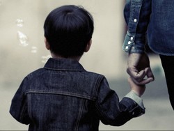 Penting! Ini yang Perlu Diajarkan pada Anak untuk Hindari Penculikan