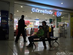 Transmart Carrefour Gelar Diskon Sepatu Sampai 50%
