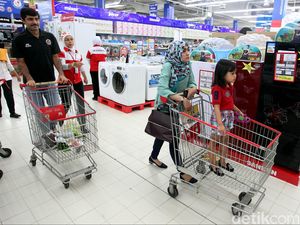 Warga Bandung Pilih Mana, Kantong Plastik Berbayar atau Bawa Tas Belanja Sendiri?