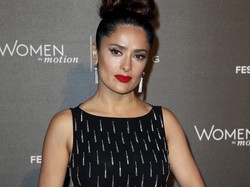 Jelang Usia 50, Salma Hayek Tidak Percaya Diri Lagi dengan Tubuhnya