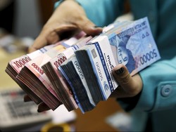 Rapat Penentuan UMP Alot, Buruh Ingin Pakai UU Tapi Pengusaha Pilih PP