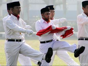 Jalan Umar Patek Bebas dari Hukuman Penjara yang Telah Dijalaninya Jalan Umar Patek Bebas dari Hukuman Penjara yang Telah Dijalaninya