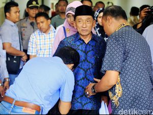 Daftar Bukti Fuad Amin Koruptor Rp 414 Miliar Setebal 518 Halaman! Daftar Bukti Fuad Amin Koruptor Rp 414 Miliar Setebal 518 Halaman!