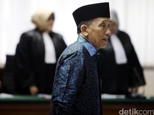 Foto: Fuad Amin Si Koruptor Rp 414 Miliar Foto: Fuad Amin Si Koruptor Rp 414 Miliar