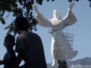 Jelang Akhir Tahun, Wisatawan China Banjiri Manado