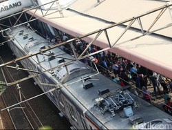 KRL Anjlok Dievakuasi, Kondisi Stasiun Tanah Abang Kembali Normal