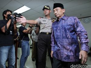 Koruptor Rp 414 Miliar Fuad Amin: Saya Dapat Warisan Emas 8 Kg Koruptor Rp 414 Miliar Fuad Amin: Saya Dapat Warisan Emas 8 Kg