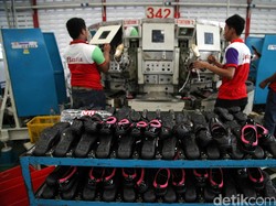 Badai PHK gegara Pabrik Sepatu Bata di Purwakarta Tutup