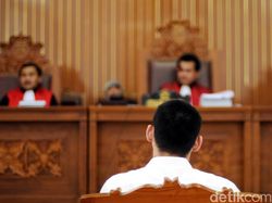 Pengusaha Zainal Tayeb Dituntut 3 Tahun Bui di Kasus Pemalsuan Akta Tanah