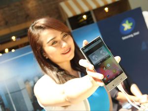 Aquos Crystal, Ponsel Tanpa Bezel Pendahulu Mi Mix