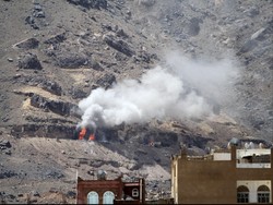 Arab Saudi Serang Gudang Senjata Houthi, 8 Warga Sipil Tewas