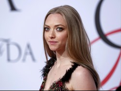 Amanda Seyfried Keramas 5 Hari Sekali, Pakai Minyak Kelapa Sebagai Parfum