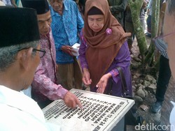 Kisah Sri Mencari Ayahnya selama 50 Tahun, Ternyata Dikubur di Hutan