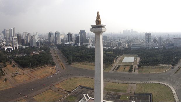 Foto aerial Monumen Nasional atau yang populer disingkat dengan Monas atau Tugu Monas di Jakarta Pusat, Selasa (2/6). Berdasarkan riset Urban Land Institute yang merangkum 400 responden antara lain investor dan bankir se-Asia, Jakarta menduduki peringkat kedua setelah Tokyo, Jepang, sebagai 