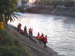 Joko Terjun ke Sungai Jagir, Pencarian Belum Buahkan Hasil