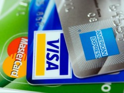 Menunggu Pengiriman Kartu Kredit Mega