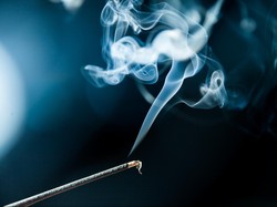 Apakah Asap Dupa Berbahaya untuk Kesehatan?