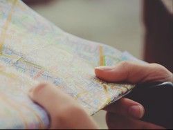 Ini Alasan Perempuan Susah Membaca Peta, Hormon Berpengaruh?