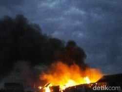 Gudang Ikan di Pulau Sapeken Hangus Dilalap Api