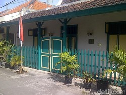 Mengunjungi Rumah Kos Bung Karno di Surabaya