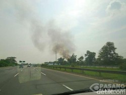 Ruko Terbakar di Dekat Tol Jagorawi, Lalin ke Bogor Sempat Padat