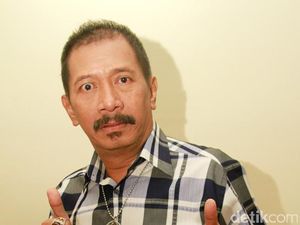 Tessy Srimulat Sebut Paru-paru Polo Bolong gegara Kebiasaan Rokok Tessy Srimulat Sebut Paru-paru Polo Bolong gegara Kebiasaan Rokok
