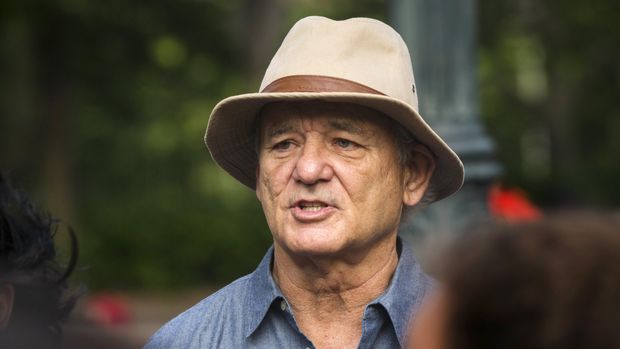 Bill Murray pernah diundang ke acara Anthony Bourdain.
