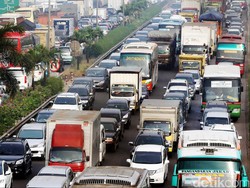 JORR Arah Cikampek Pagi Ini Macet dari Jatiasih Hingga Cikarang