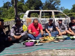 Doa Bersama Digelar di Lokasi Mobil Hangus Terbakar