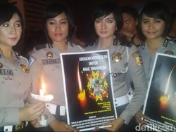 Duka Cita untuk Angeline, Empat Polwan Cantik Ini Hadir di Bundaran HI