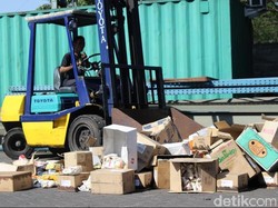 BBPOM Surabaya Temukan dan Musnahkan Mamin Kedaluwarsa