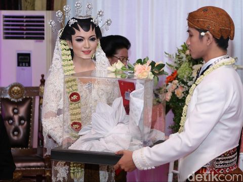 Selvi Ananda, Menantu Jokowi yang Ternyata Berprestasi Semasa Kuliah