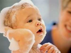 Gonta-ganti Sampo Bisa Bikin Kepala Botak? Ini Kata Dokter