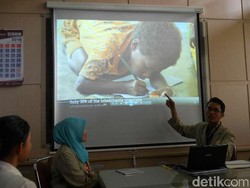 Terangi Pulau Terpencil Raja Ampat, Mahasiswa UGM Raih Award Internasional