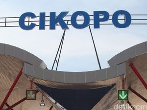 Suporter Sepakbola Terlibat Keributan di Tol Cipali