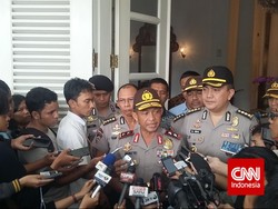Bijaksana, Sikap Persuasif Kapolda Metro Jaya Hadapi PKL di Monas