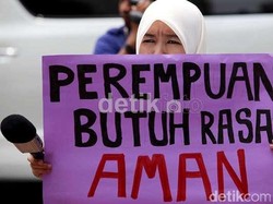 Derita Euis, Diancam Dibunuh hingga Dibogem Mentah Suami di Ruang Sidang