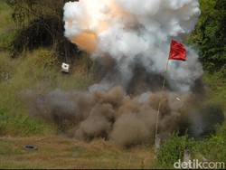 12 Ribu Detonator Barang Bukti Illegal Fishing Diledakkan