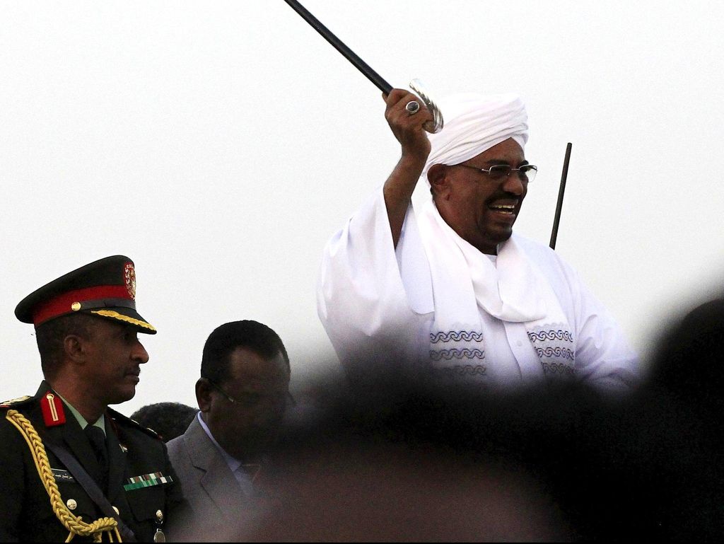 Sudan Bebaskan Jurnalis yang Kritik Presiden Omar al-Bashir Sudan Bebaskan Jurnalis yang Kritik Presiden Omar al-Bashir
