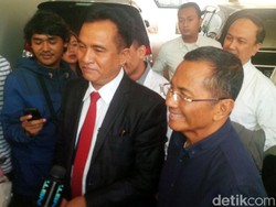 Di Sela Pemeriksaan di Kejati DKI, Dahlan Izin ke Masjid Tunaikan Salat
