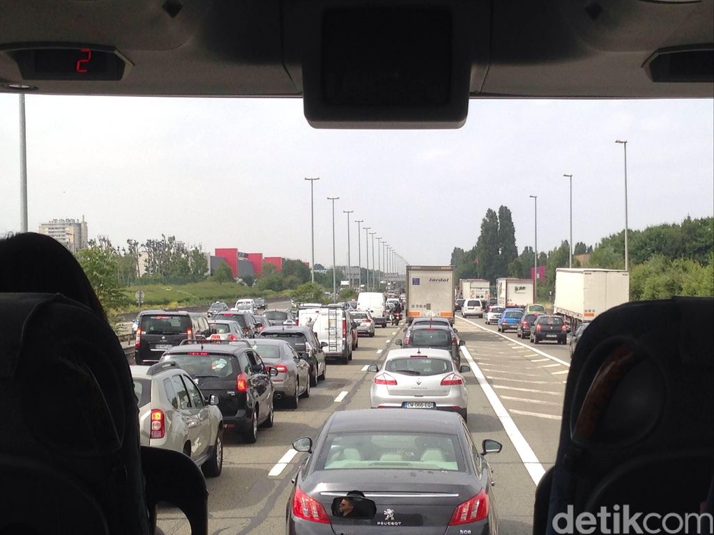 Kota di Dunia yang Bakal Larang Mobil Pribadi Kota di Dunia yang Bakal Larang Mobil Pribadi