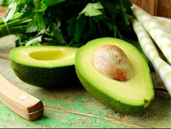 Rahasia Alpukat Tetap Segar Sebulan, Cuma Pakai 2 Bahan Murah