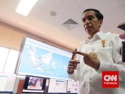 Jokowi Cecar Petugas Kontrol Pelabuhan Priok Soal Bongkar Muat yang Lama