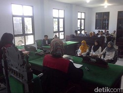 Nenek, Tante dan Ibu Bayi Nauval Jalani Sidang Perdana