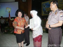 Menkes Beri Penghargaan Tim Operasi DVI AirAsia QZ8501