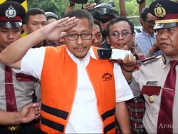 Memutar Memori Janji dan Tantangan Sumpah Anas Urbaningrum