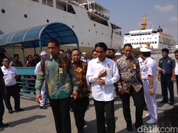 Cek Pelabuhan Tj Priok, Jokowi: Dwelling Time Kita Terlama!