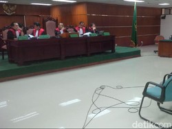 Jaksa KPK: Suami dan Anak Siti Fadilah Supari Terima Duit Ratusan Juta