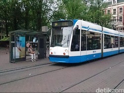 Menelusuri Seluk Beluk Amsterdam dengan Trem