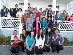 Saat Menlu Retno Melepas Rindu dengan WNI di Oslo